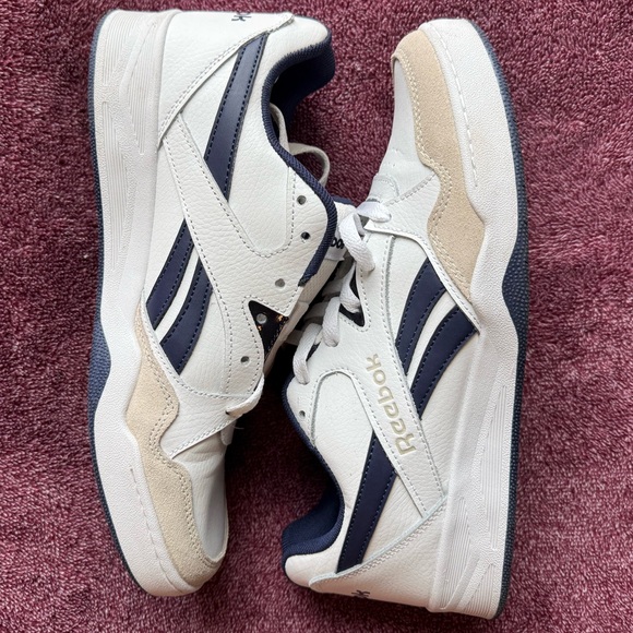 *sold* - Picture 4 of 6